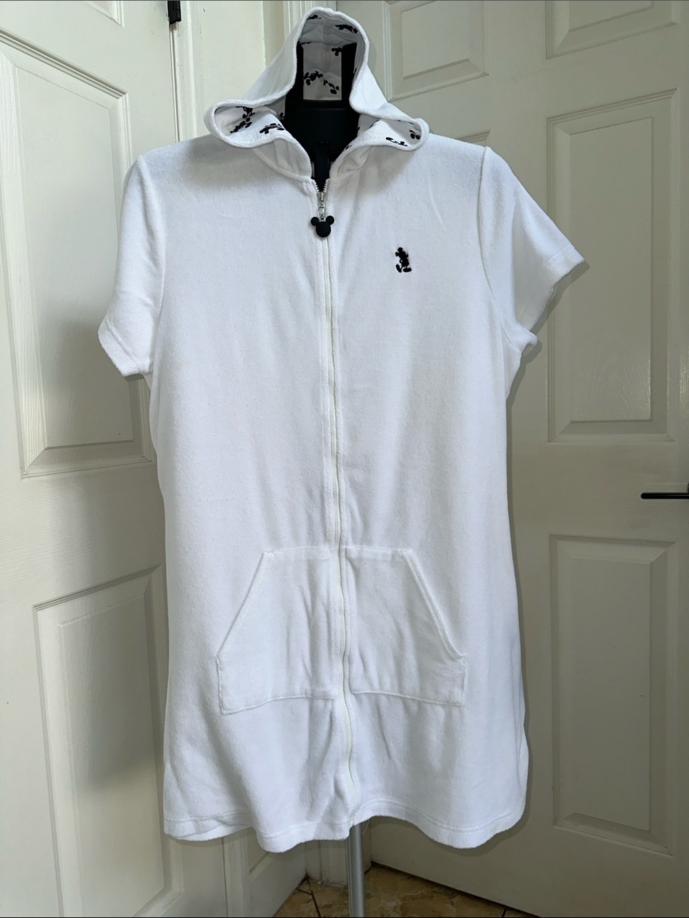 Disney Parks Women’s XL White French Terry Hooded  Swim Cover